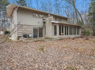 4 W Atwater Ave, Beverly Shores, IN 46301