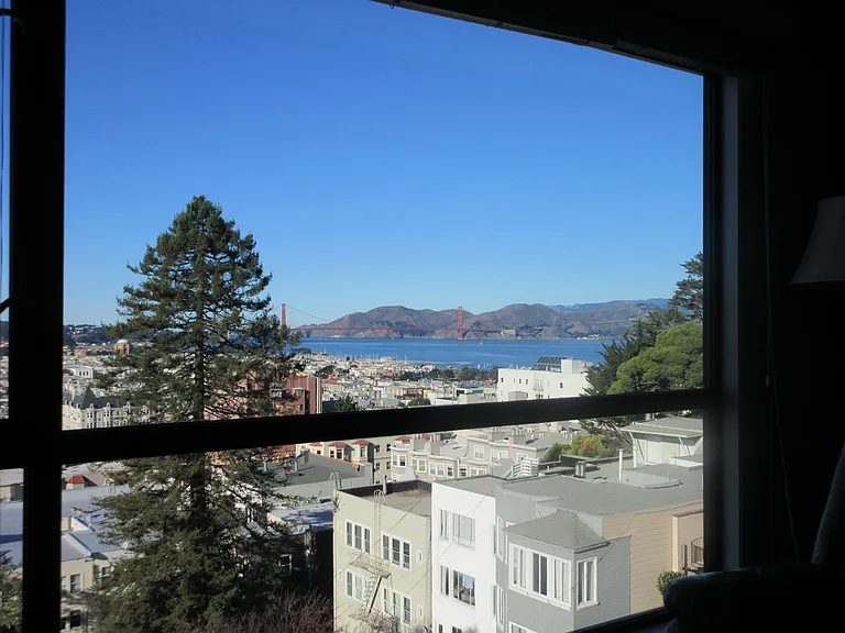 2433 Larkin St #1 — Photo 25