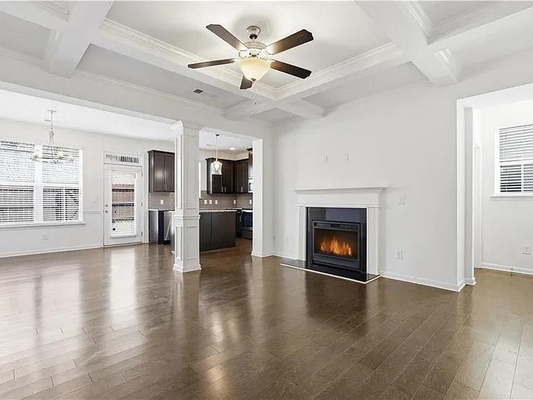 2730 Kemp Ct — Photo 9
