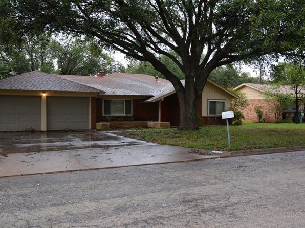 3008 Tanglewood Dr