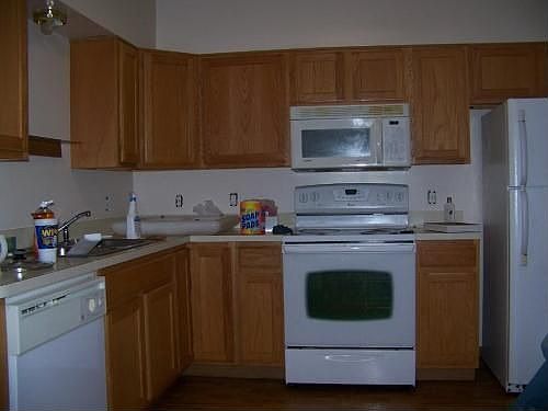 4th image of 426 E 331st St