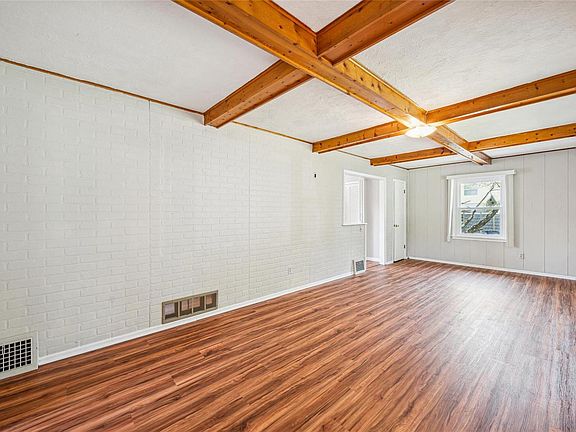 2nd image of 3482 Eastridge Ln