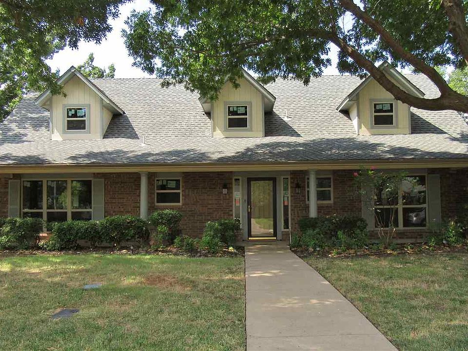 1st image of 7602 NW Folkstone Way