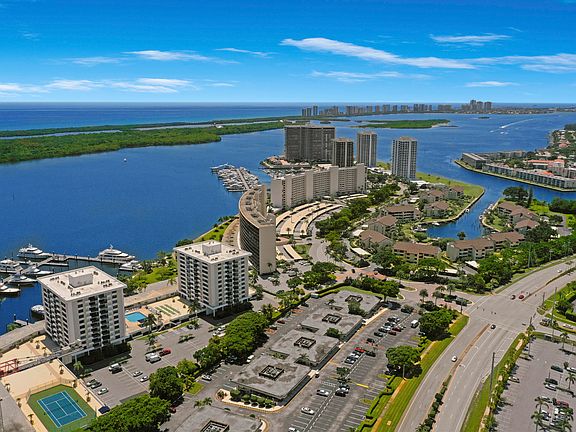 2nd image of 124 Lakeshore Drive #8290