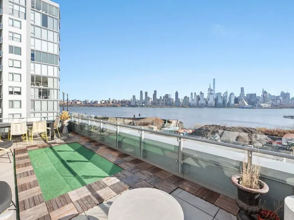 9 Avenue At Port Imperial image 25 of 27