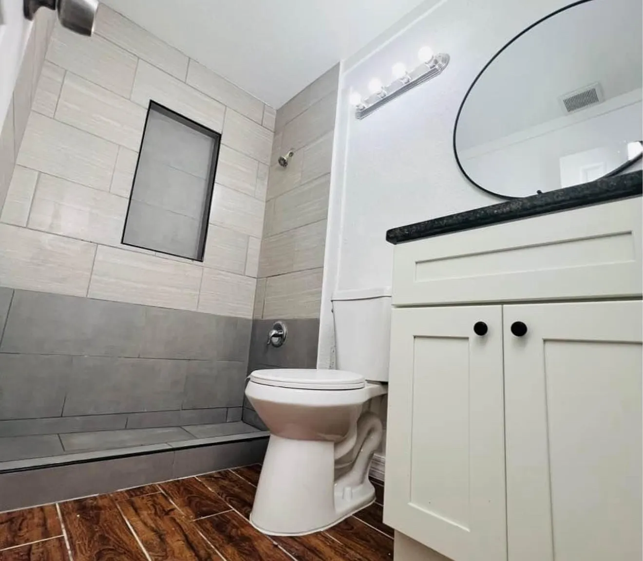 2 bed, $1,599 — Photo 2