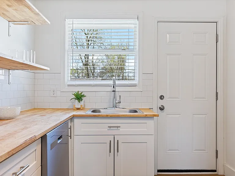 627 Shelby Ave #3 — Photo 6