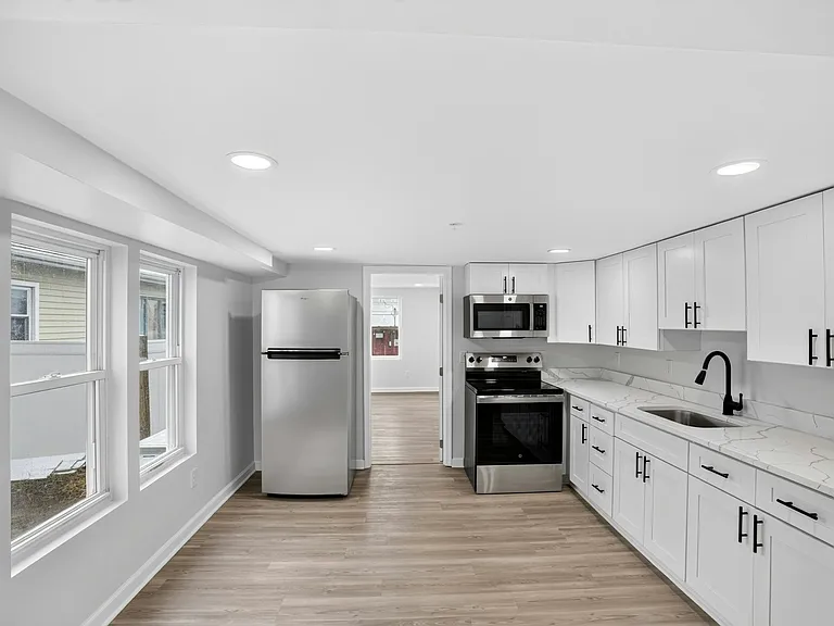 428 S Governors Ave #B — Photo 15