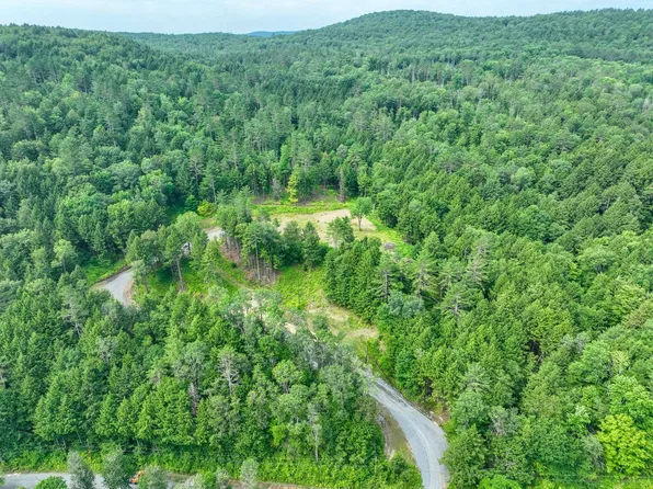 567 Sawnee Bean Road, Thetford, VT 05075