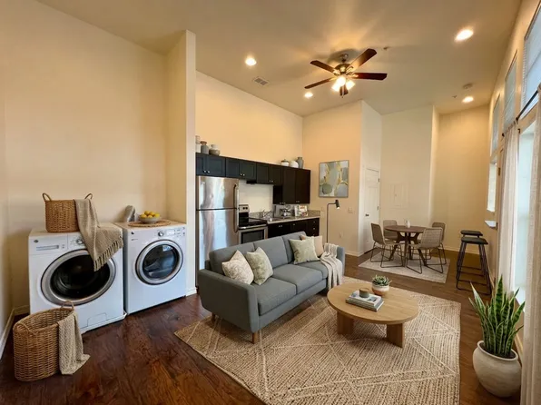 JC0442 - Provi, 4720 NE Glisan St APT 102, Portland, OR 97213