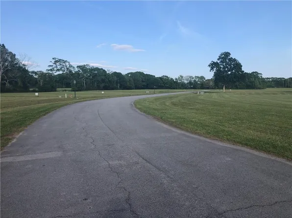 5306 Belvedere East Dr, Youngsville, LA 70592