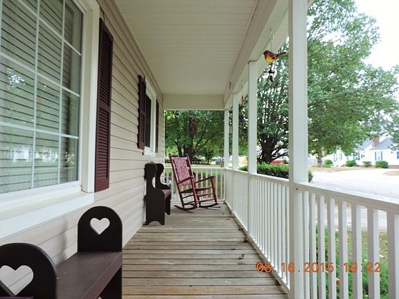 3rd image of 113 Sandy Hill Ct