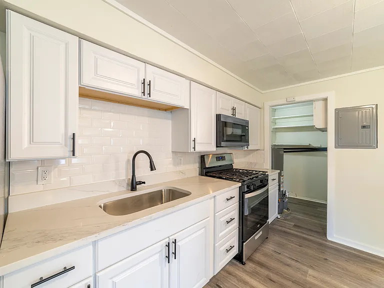 19 Rimbach St #5 — Photo 5