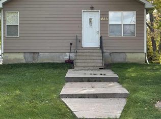 813 E 4th St, Winner, SD 57580