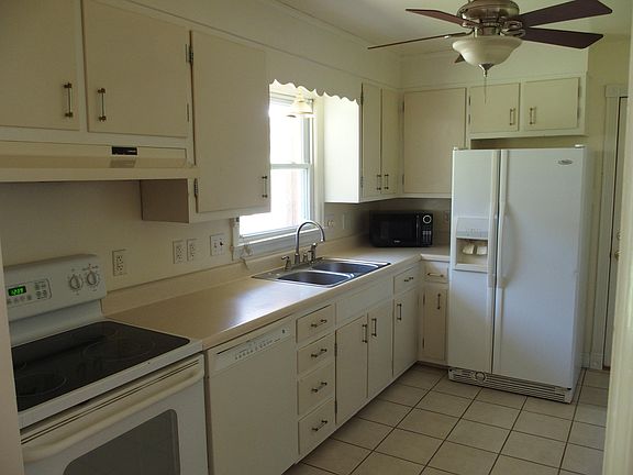 5th image of 463 Chamberlain Ln