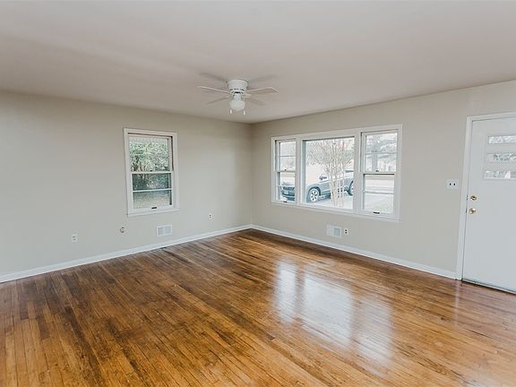 3rd image of 790 W 9th St