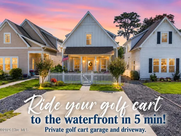 1018 N Caswell Avenue, Southport, NC 28461