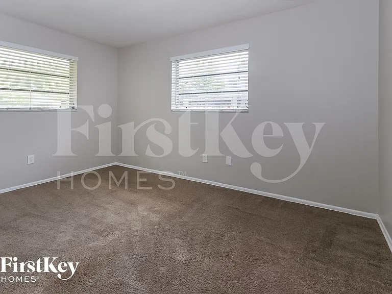 6871 NW 12th St — Photo 9
