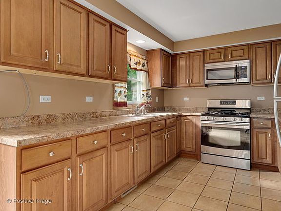 3rd image of 412 Highland Ave
