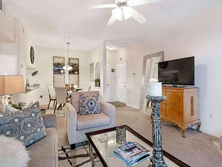 Lakes of Chateau Estates South — Photo 3