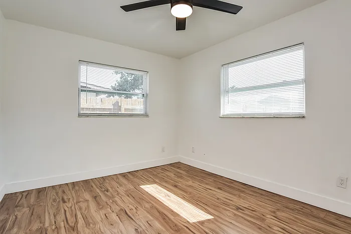 744 Forester Ave — Photo 16