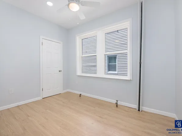 490 Van Duzer Street image 12 of 22