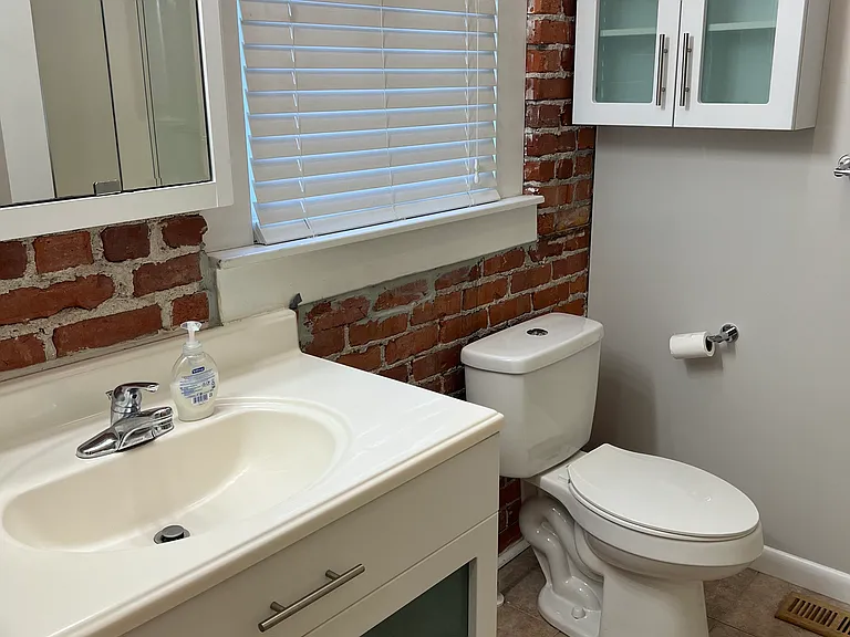 1025 Redgate Ave #2 — Photo 8
