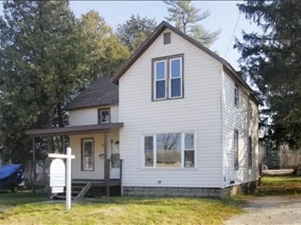 404 5th St, Three Rivers, MI 49093