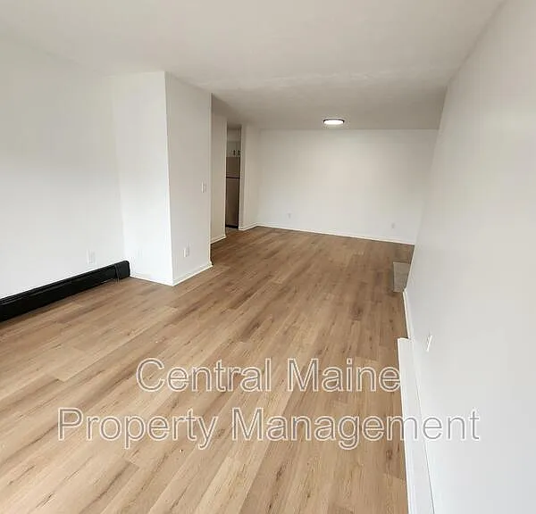 39 Northern Avenue Hts #5 — Photo 3