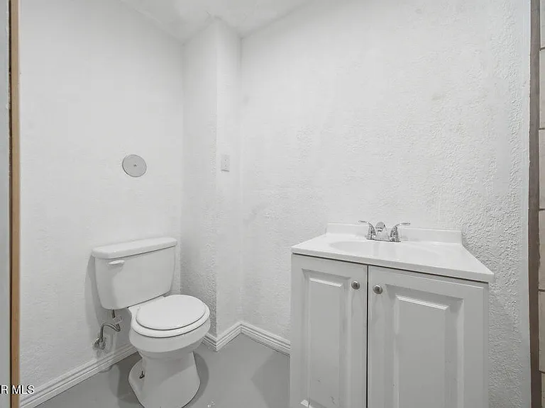 5833 Ybarra Ct — Photo 7