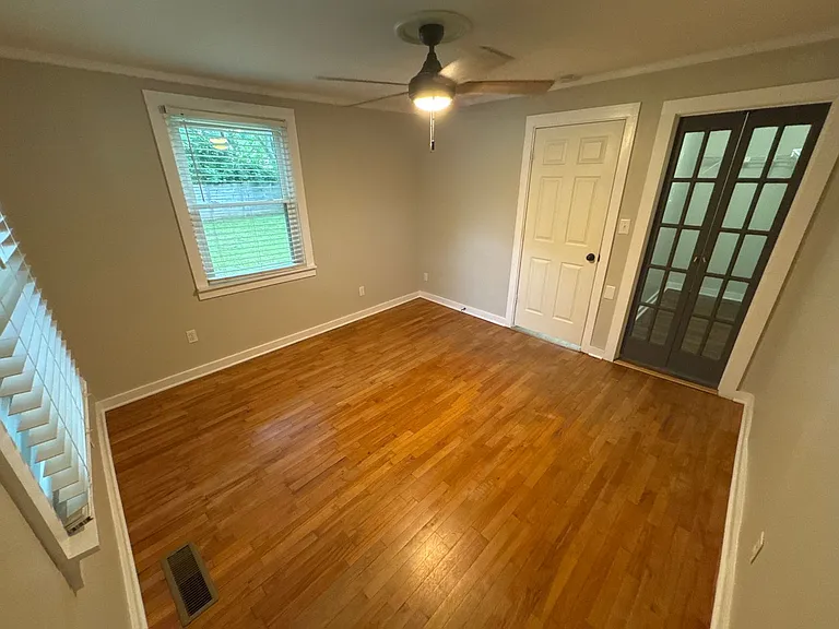 321 Hickory St — Photo 8