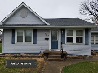 919 W Spring St, Staunton, IL 62088