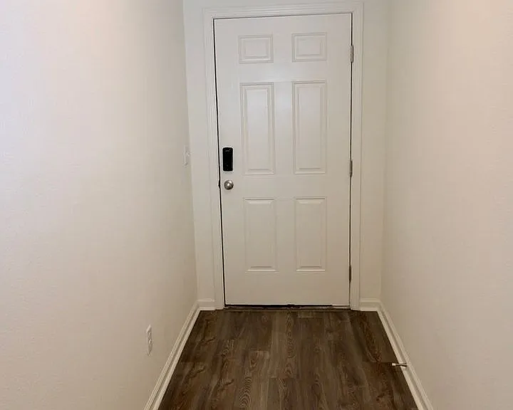 205 Landing Blvd — Photo 3