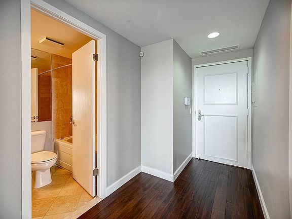 3rd image of 3320 Spinnaker Ln Unit 14/4C