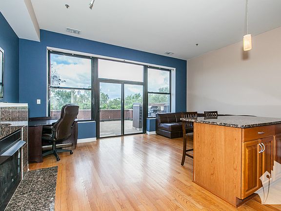 3rd image of 1 S Leavitt St Unit 206