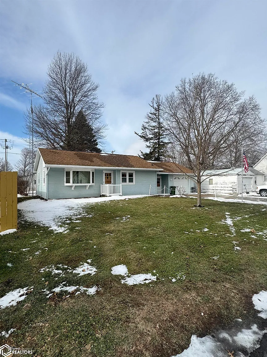 115 N Church St photo 1