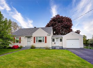 34 Ashwood Dr, Rochester, NY 14609