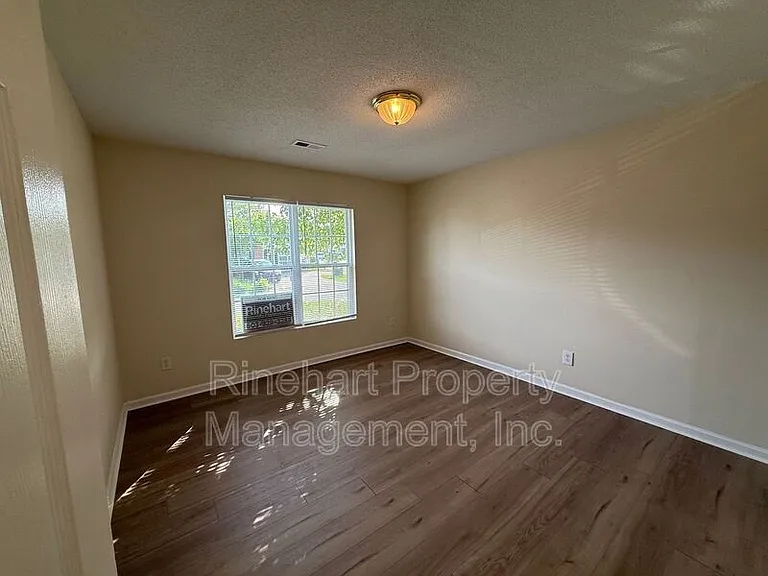 1033 Park Meadow Dr — Photo 6