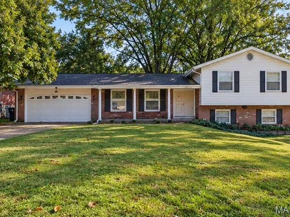 12572 Starspur Ln, Saint Louis, MO 63146