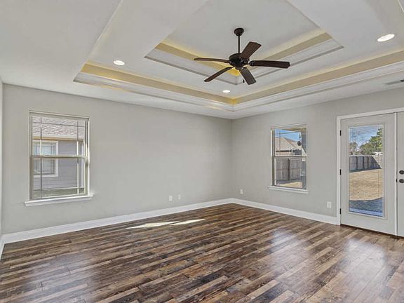 5th image of 8126 Tavira Street