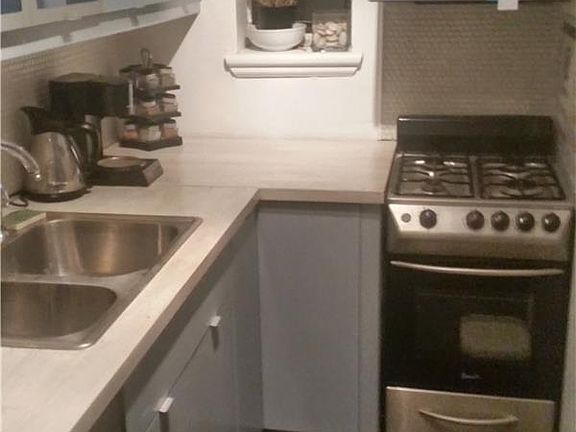 2nd image of 141 Attorney St APT 1D