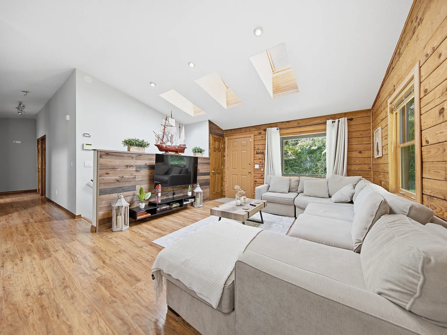 67 Seneca Lake Rd — Photo 2