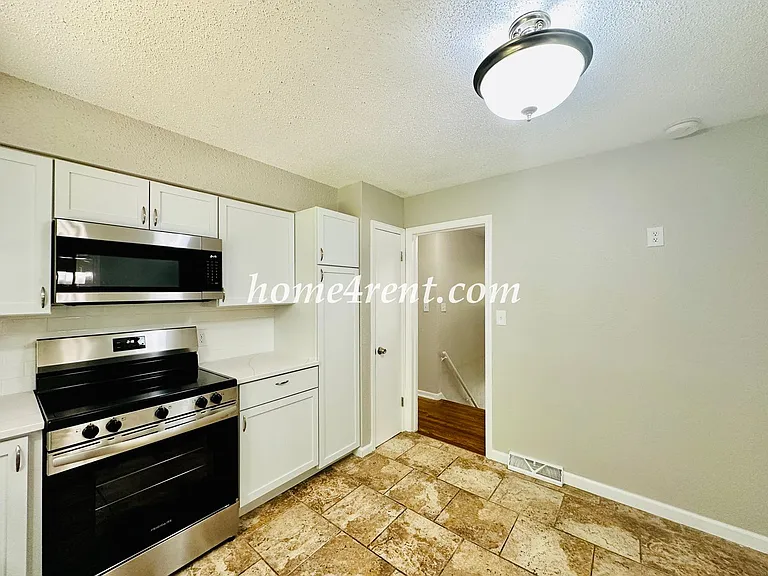 7421 Hardy Ave — Photo 17