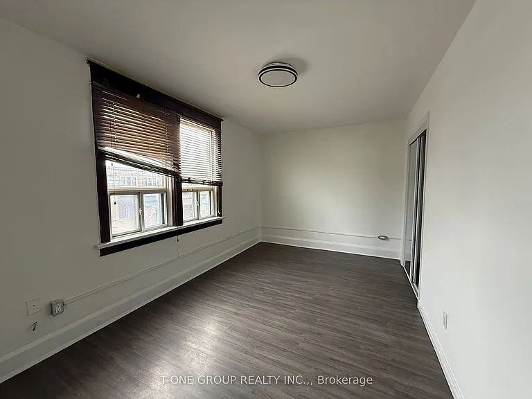 418 Royal York Rd #2 — Photo 8