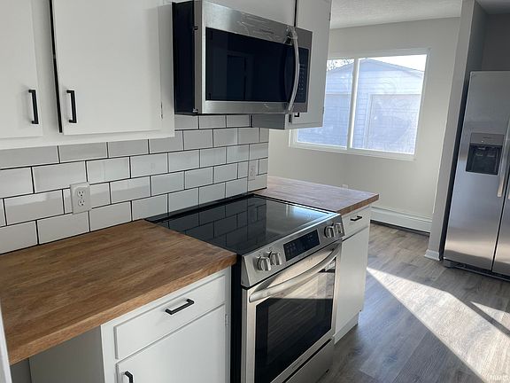 3rd image of 2603 Farnsworth Dr
