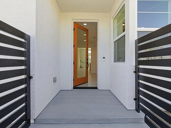 3rd image of 41879 Volare Ct