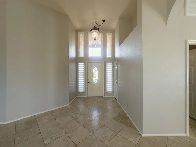 152 W La Vieve Ln — Photo 3