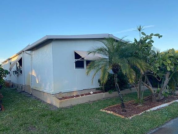 3rd image of 1815 Valencia Dr