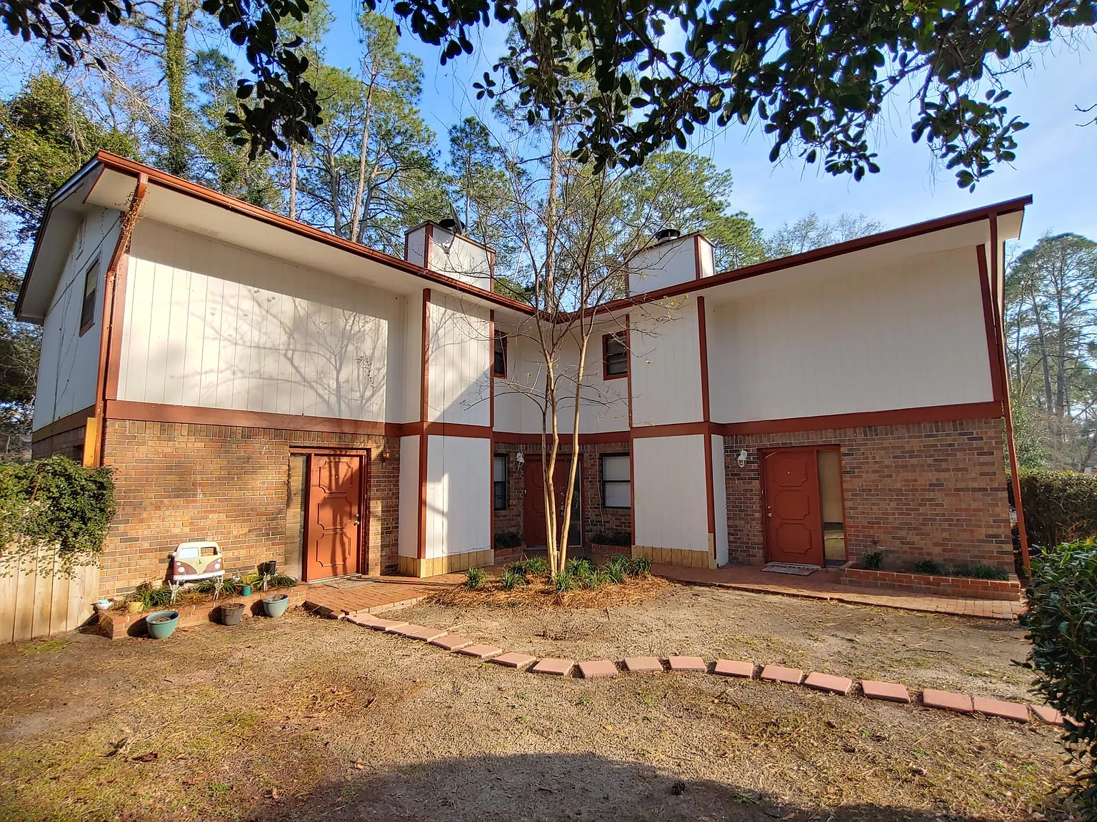3 bed, 1.5 bath, $1,650 — Photo 1
