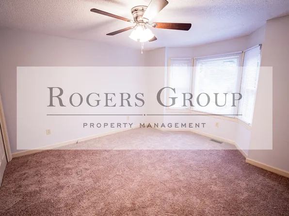 1310 Oakridge Ave, Henderson, NC 27536